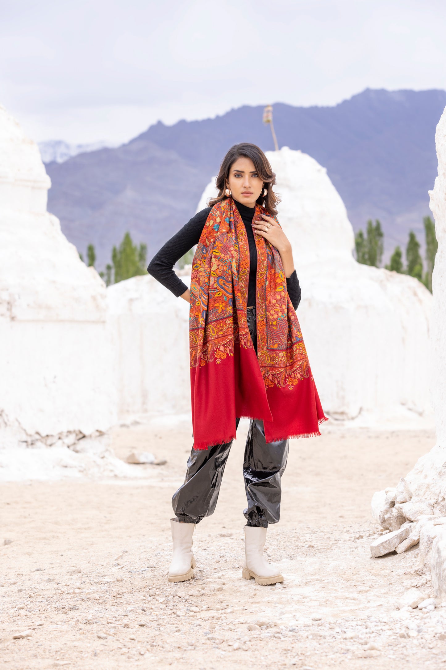 Heritage Jaal Jamawar Shawl for Women - Crimson Red