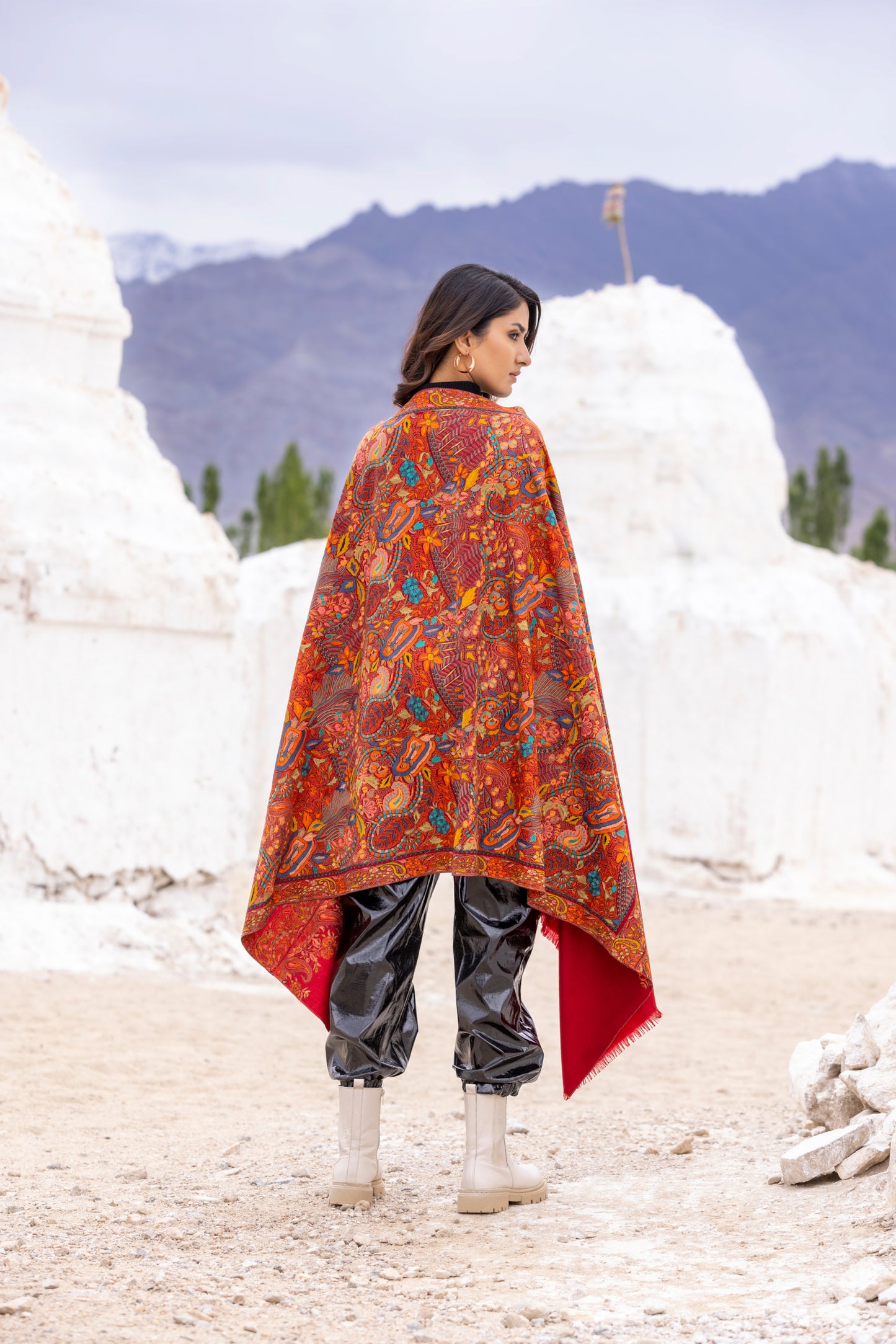 Heritage Jaal Jamawar Shawl for Women - Crimson Red