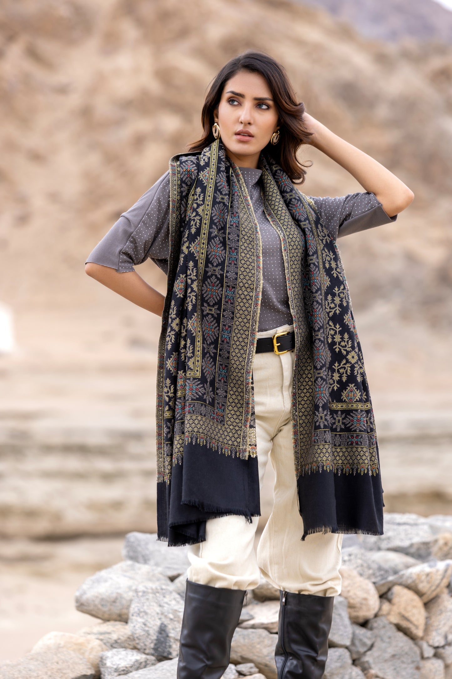 Women's Traditional Woollen Jamawar Shawl with Zari Work- Majestic Midnight