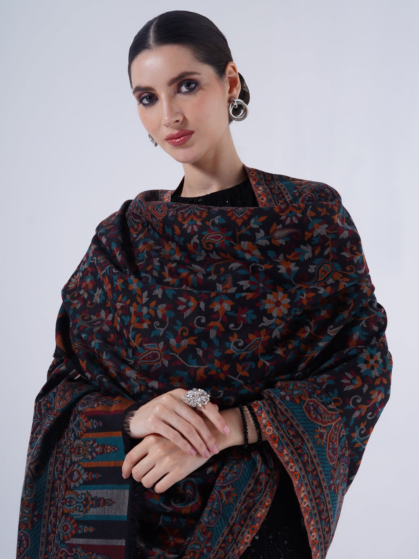 WOMEN'S TRADITIONAL POLY FINE WOOLEN SHAWL