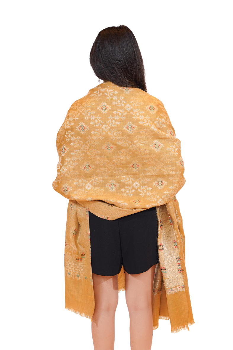 Women's Traditional Woollen Jamawar Shawl with Zari Work- Pastel Peach