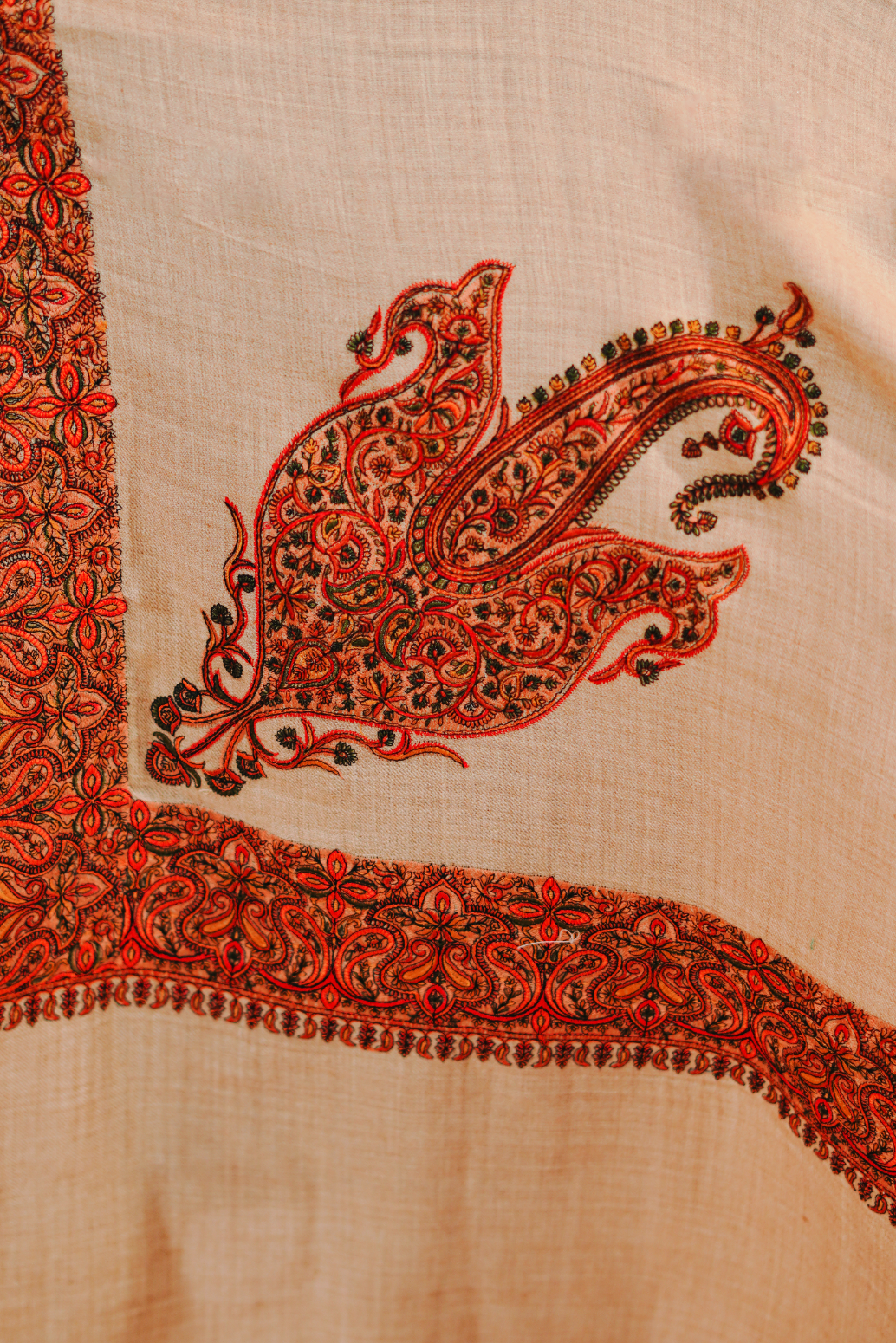 Hand-Embroidered Wool Blend Shawl for Men – Creamy Crimson/Bare luxury