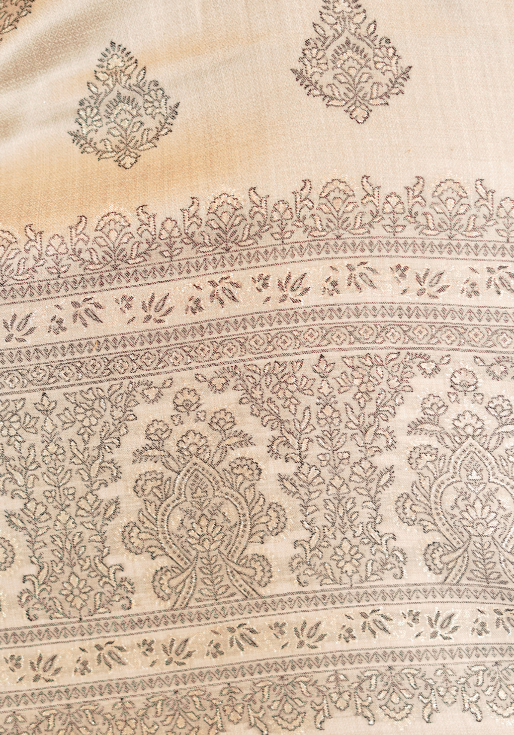 Women's Traditional Woollen Jamawar Shawl with Zari Work- Ivory Elegance