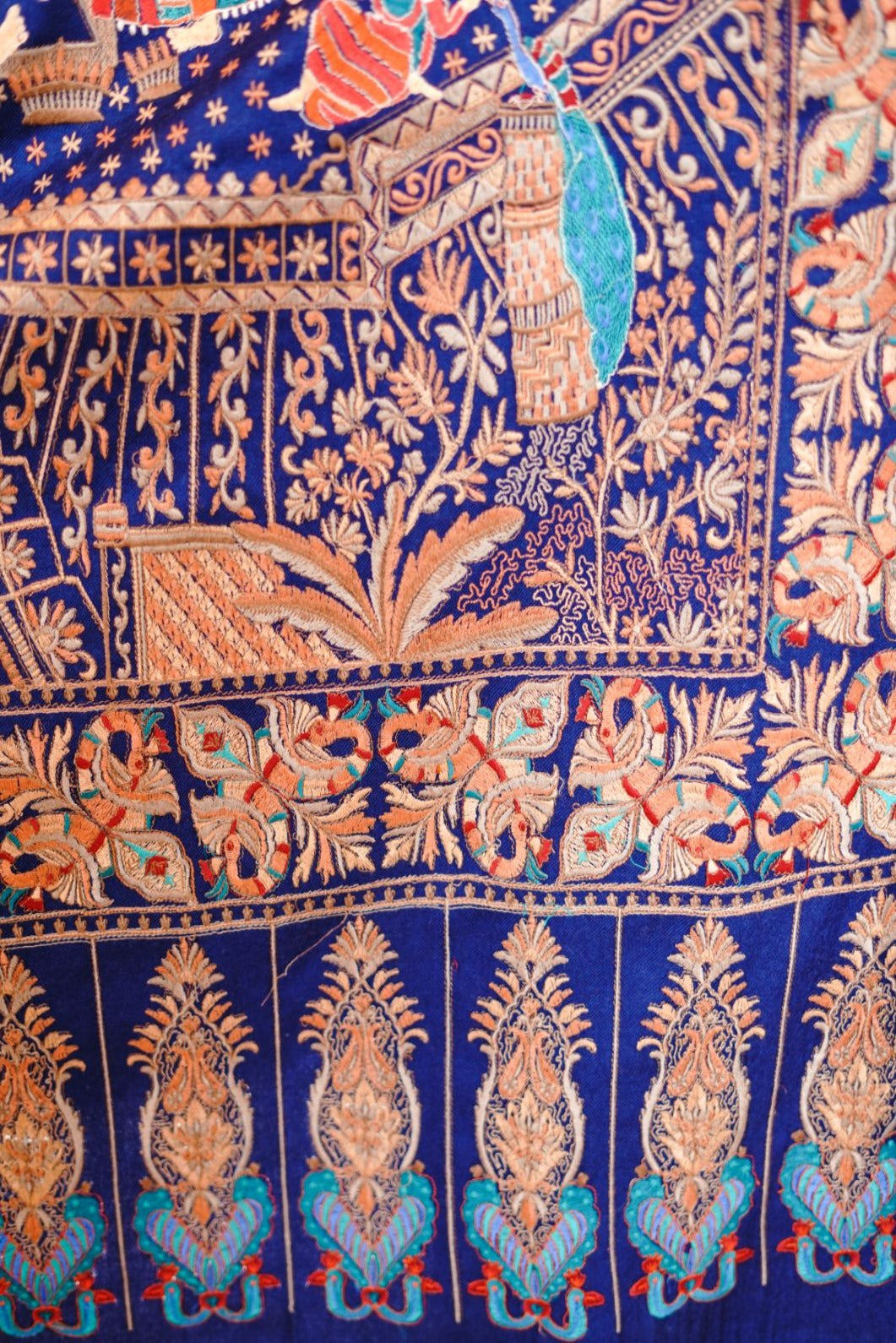 Heritage Mughal Darbaar Woolen Shawl for Women - Royal Blue