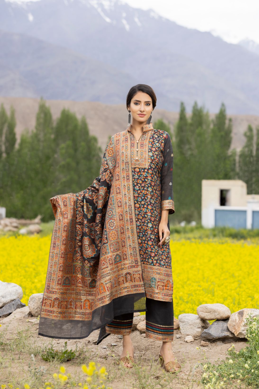 Traditional Kani Zari Suit For Women (Unstitched) - Dramatic Black