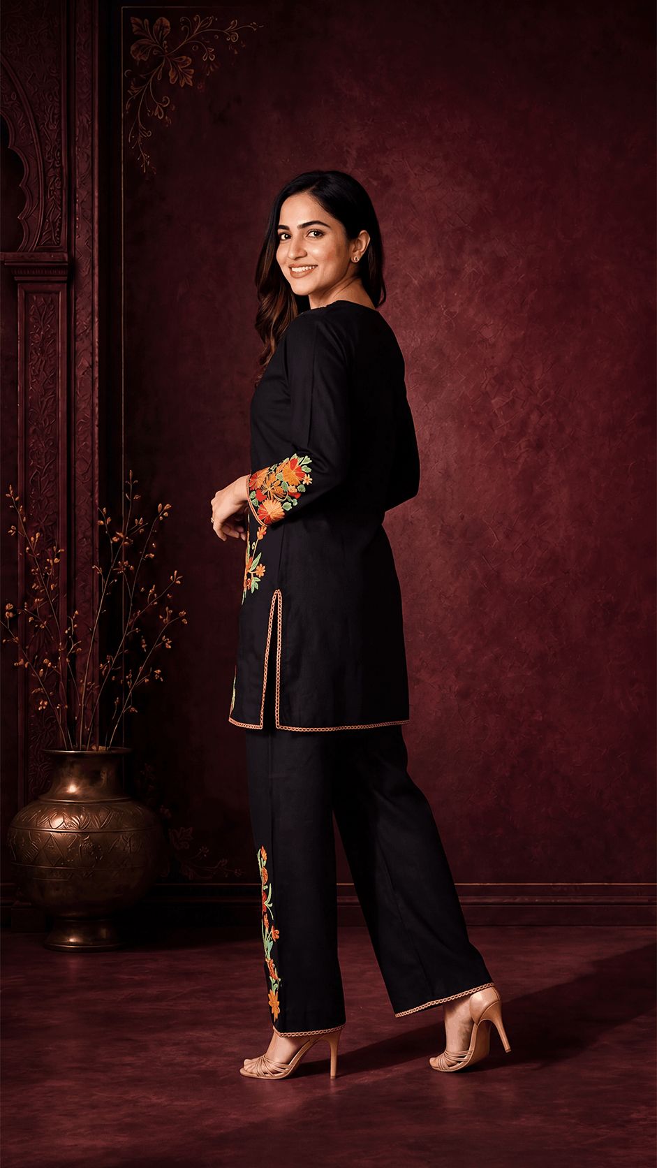 ILSA BLACK KASHMIRI FLORAL CO-ORD SET